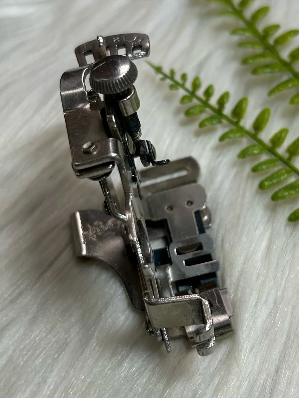 Vintage Singer ruffler foot 1261